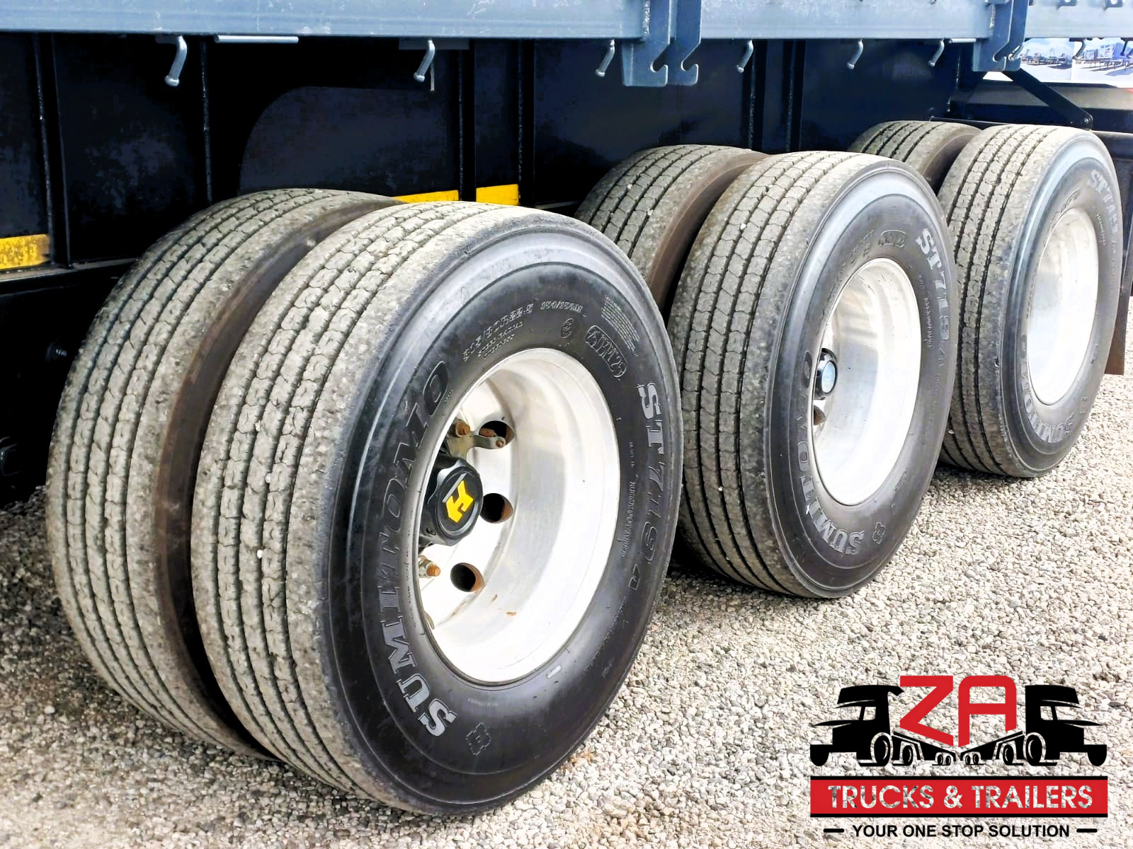 2023 HENRED FRUEHAUF TRI-AXLE FLAT DECK TRAILER #53012
